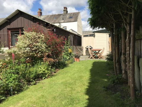 A sunny day, perfect for a BBQ, we have a full picnic set ready