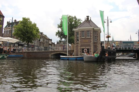 you can go wiith the boat in the canals in Leiden