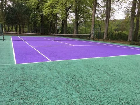 Highland Club tennis court