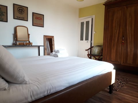 First floor: the Green Bedroom with kingsize bed