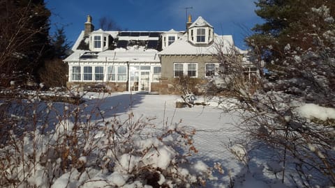 Sunnybrae with sun-porch in winter.