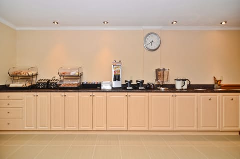 Free daily continental breakfast