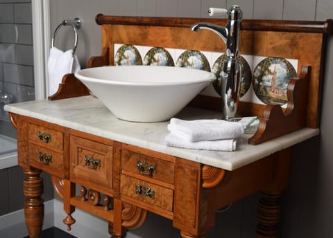 Free toiletries, towels