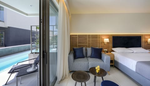 Serenity Suite Pool Access | Premium bedding, pillowtop beds, in-room safe, laptop workspace