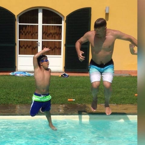 Guest enjoy the salt pool