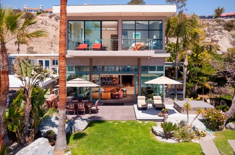 5400 Sq Foot house on the Sand with Spectacular Views and Oceanfront Spa!