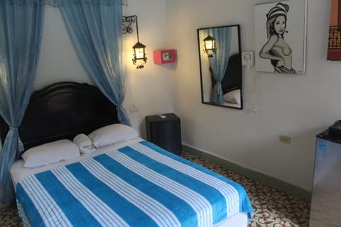 Design Double Room, 1 Double Bed, Non Smoking | Premium bedding, minibar, in-room safe, iron/ironing board