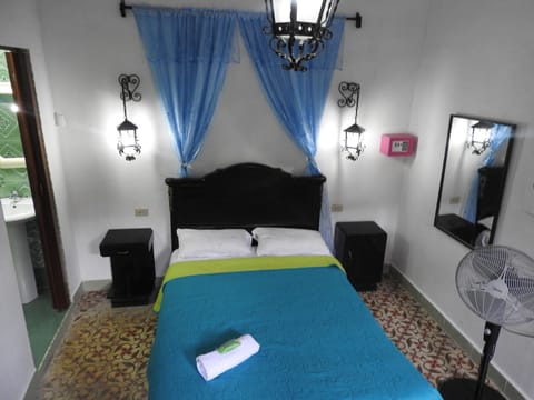 Design Double Room, 1 Double Bed, Non Smoking | Premium bedding, minibar, in-room safe, iron/ironing board