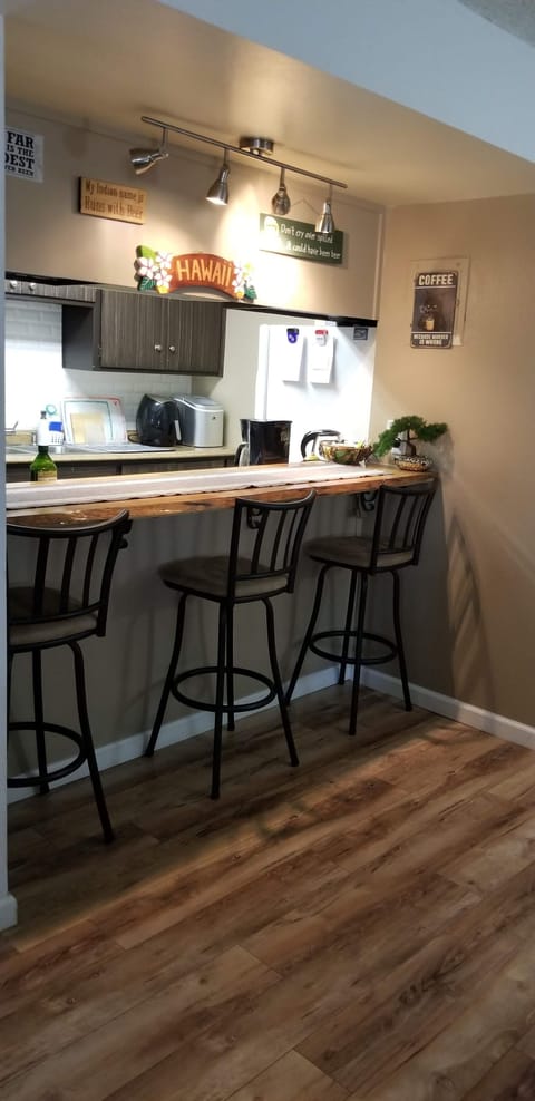 Kitchen Bar