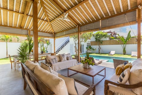 Living area/lounge