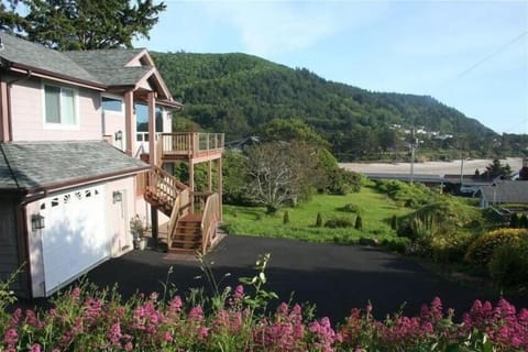 The Overlook with wrap-around balcony and stunning view of the Bay/Ocean