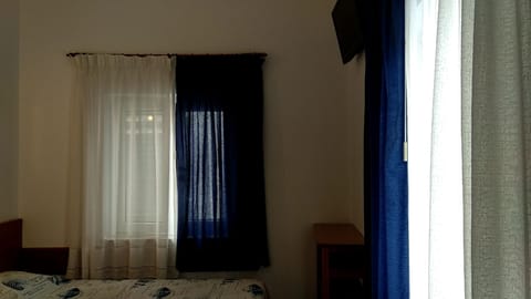 Basic Twin Room (6) | Desk, free WiFi, bed sheets