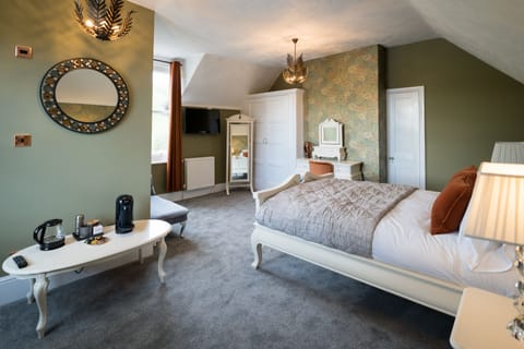 Junior Suite | Premium bedding, individually decorated, individually furnished, desk