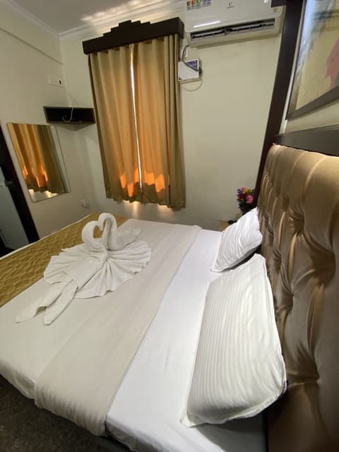 Suite AC Room with Balcony | In-room safe, desk, free WiFi