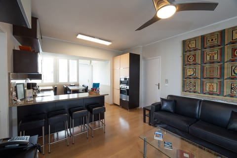 Bright open floor plan for relaxing & dining