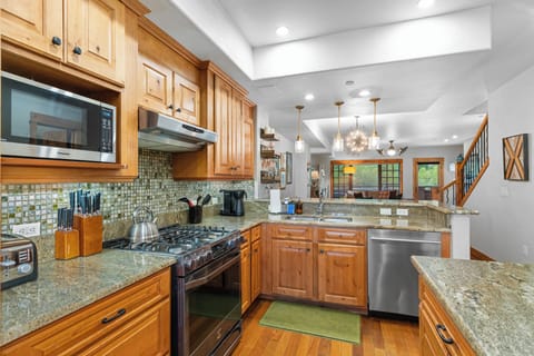 Fully stocked kitchen for cooking and baking.