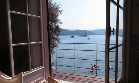 Kayak trip start from Niasca's beach under the flat