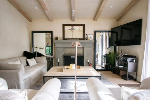 65" Sony with YouTubeTV, Netflix, Hulu, Apple TV & HBO Max