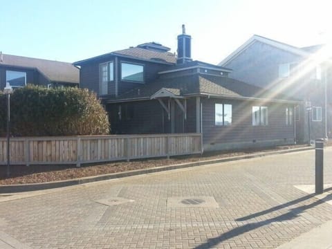 Home in Nye Beach - Corner of Cliff St. and 2nd St.