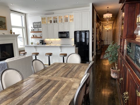 A perfect mix of vintage and modern to make for a comfortable stay.