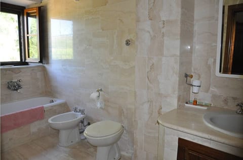 Master bedroom ensuite