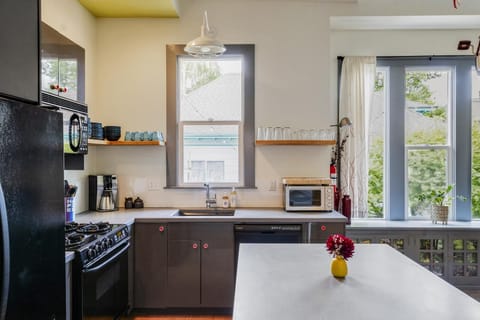 Make coffee or grab it from the many amazing cafes within walking distance. We have a grinder, drip maker and french press at the house.