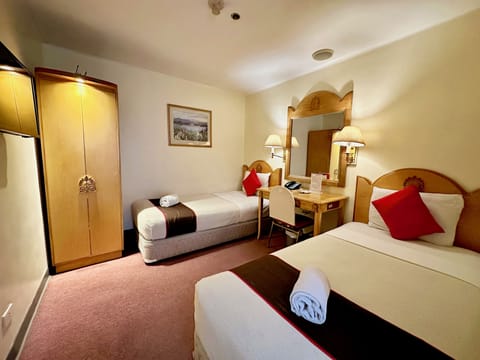 Superior Twin Room | Desk, free WiFi, bed sheets