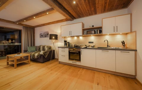 Superior Apartment, 1 Bedroom | Private kitchen | Full-size fridge, microwave, oven, stovetop