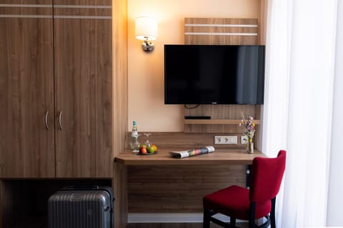 Comfort Double Room | Living area | Flat-screen TV