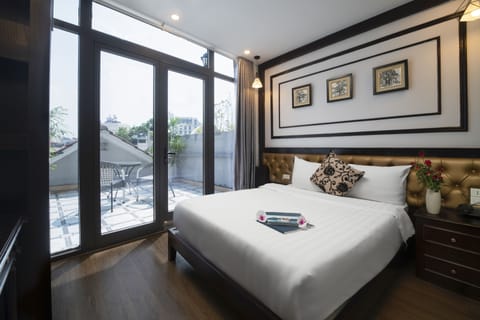 Junior Suite, Balcony | 1 bedroom, minibar, in-room safe, soundproofing