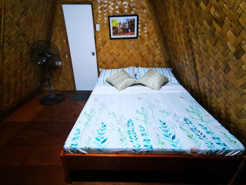 Big Beach Cabana | Minibar, soundproofing, rollaway beds, free WiFi