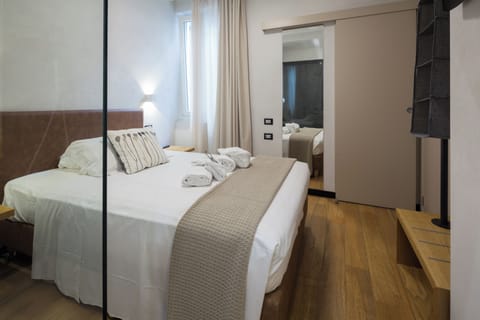 Economy Single Room, 1 Large Twin Bed, Non Smoking | Premium bedding, down comforters, memory foam beds, blackout drapes