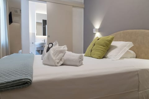 Standard Double Room, 1 Double Bed, Non Smoking | Premium bedding, down comforters, memory foam beds, blackout drapes