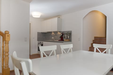 Apartment (Maisonette) | Private kitchen | Fridge, stovetop, dishwasher, coffee/tea maker