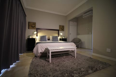 Standard Double Room, 1 Bedroom | Minibar, in-room safe, desk, laptop workspace