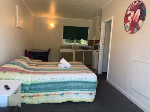 Family Room, 1 Bedroom | Iron/ironing board, bed sheets