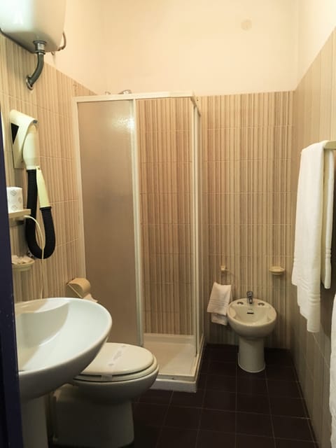 Double or Twin Room, Sea View | Bathroom | Shower, free toiletries, hair dryer, bidet