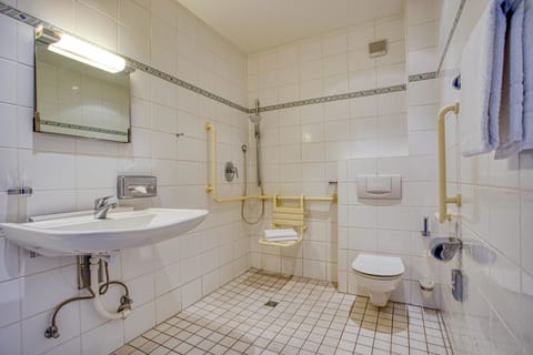 Comfort Single Room, Accessible | Bathroom | Free toiletries, hair dryer, towels