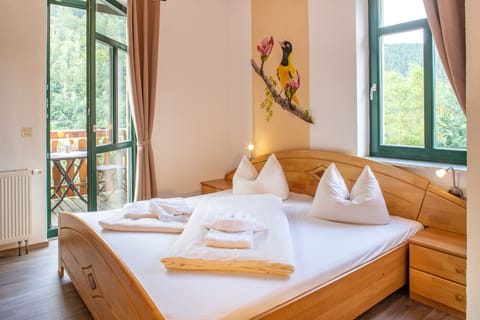 Standard Double Room | Bed sheets