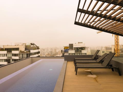 Exclusive Apartment, 1 Bedroom, Non Smoking, City View | Rooftop pool | Outdoor pool