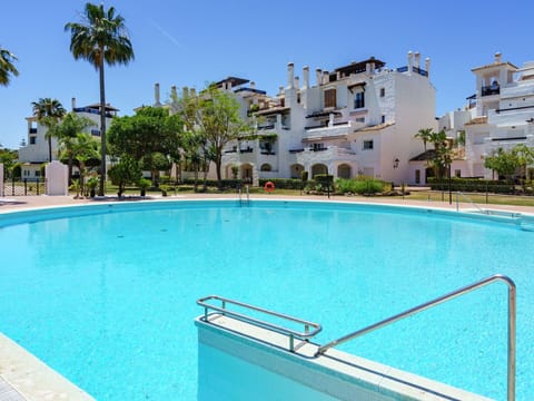 Water, Sky, Plant, Building, Swimming Pool, Azure, Tree, Leisure, Aqua, House