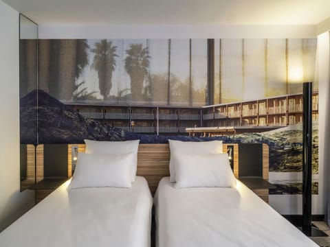 Classic Twin Room, 2 Twin Beds | In-room safe, desk, blackout drapes, soundproofing