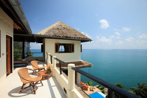 4-Bedroom Luxury Villa  | Balcony