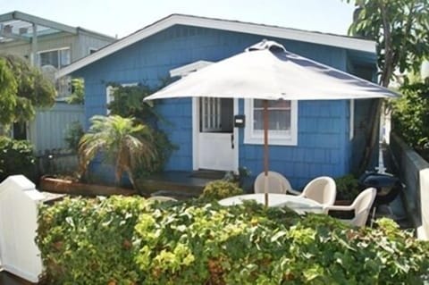Front of Cottage just 100 feet to the beach