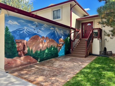 Beautiful custom mural created as a stunning backdrop for your family photo.