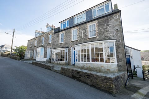 Trethoway, Port Isaac. A beautiful, double-fronted terrace house