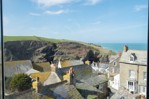 Trethoway, Port Isaac. Stunning views from the top floor
