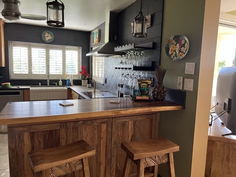 Gourmet Mango kitchen & wine bar