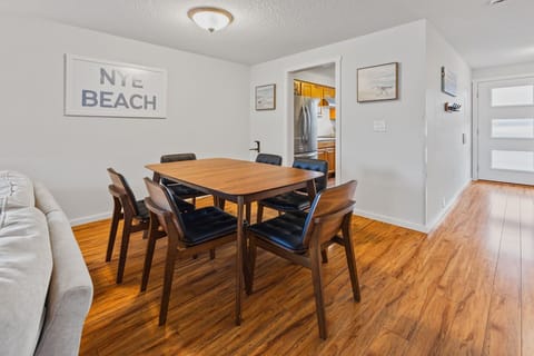 Go from the kitchen to the dining table with your favorite meal.