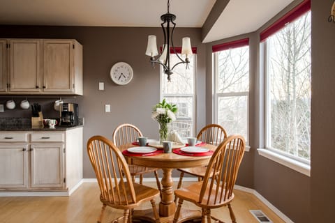 Kitchen Nook with stunning views of Pike's Peak!